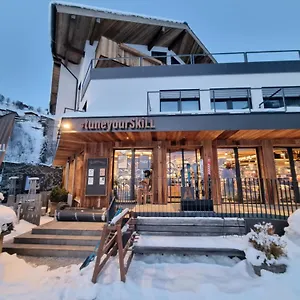  Hostel Skill Mountain - Und Bike Im Sommer Mit Joker Card